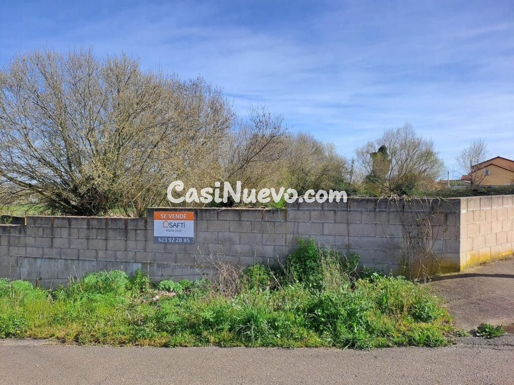 Construye tu futuro a solo 15 minutos de León. Parcela urbana en Pobladura de Bernesga con todos los servicios, lista para tu chalet soñado o una inversión segura. Espacio, tranquilidad y conexión: todo en un solo lugar.