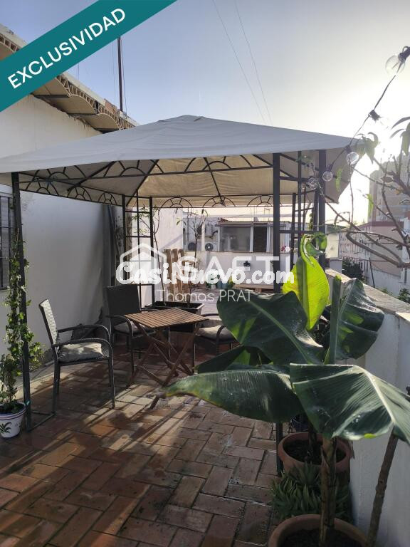 Rara oportunidad en Sevilla - Casa de pueblo dividida en 7 estudios turísticos.