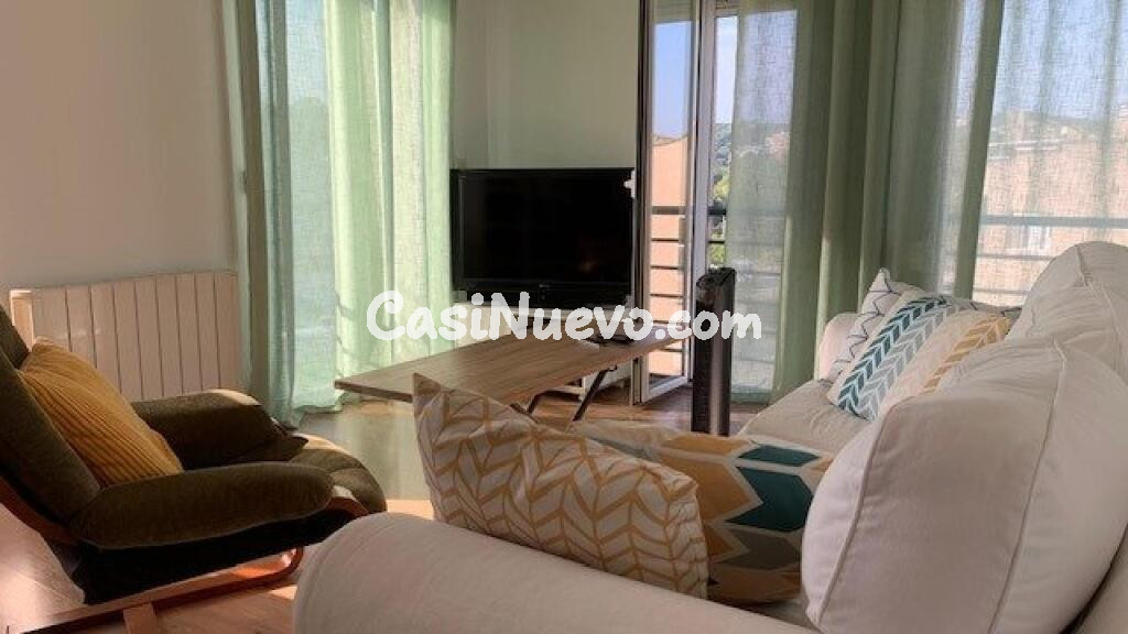 LUMINOSO TICO EN BLANES!!!