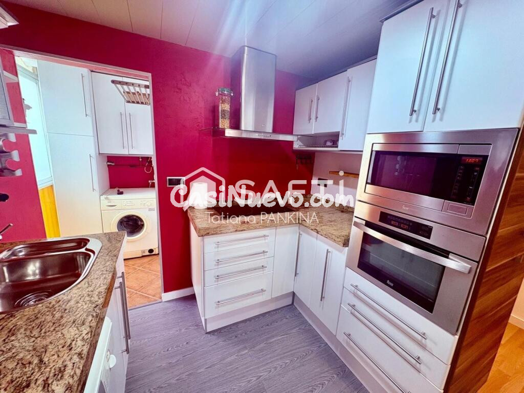 Atico acogedor con balcon!