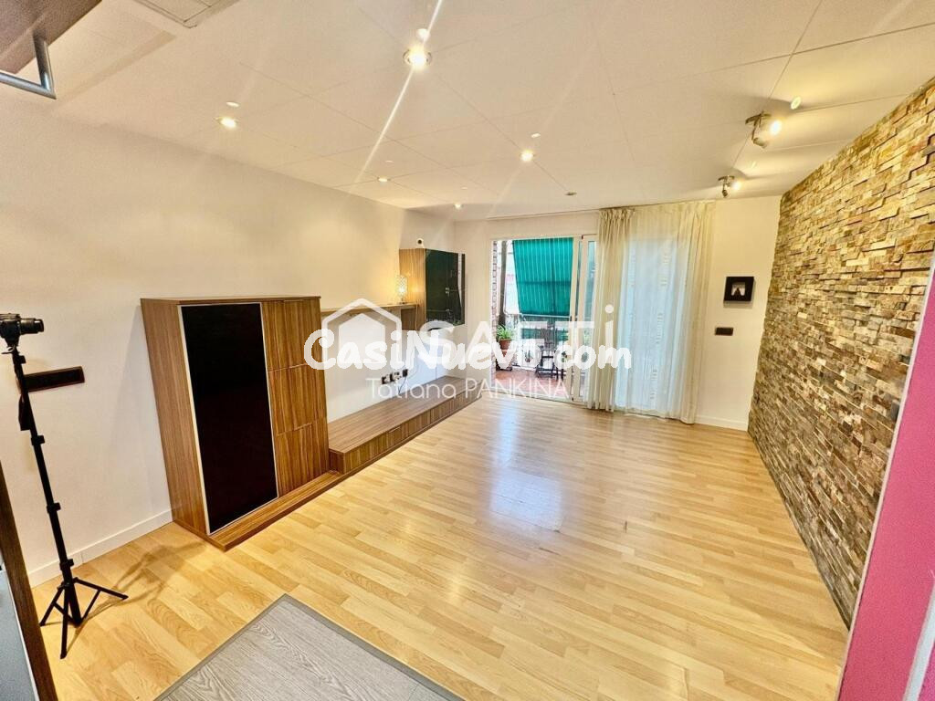 Atico acogedor con balcon!