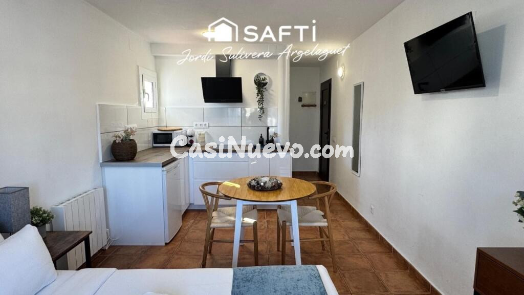 ESTUDIO A PASOS DEL MAR: COMODIDAD, LUZ Y RENTABILIDAD EN RIELLS