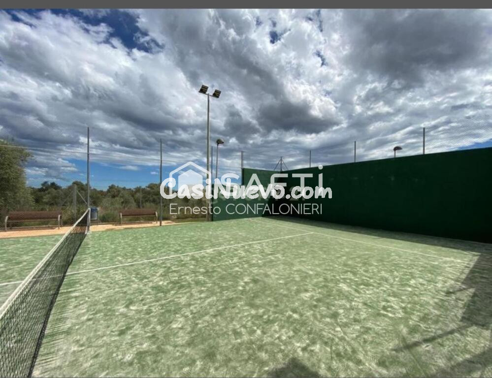 Hermoso piso esquinero con vistas al mar y con licencia turística en urbanización Panorámica Golf.