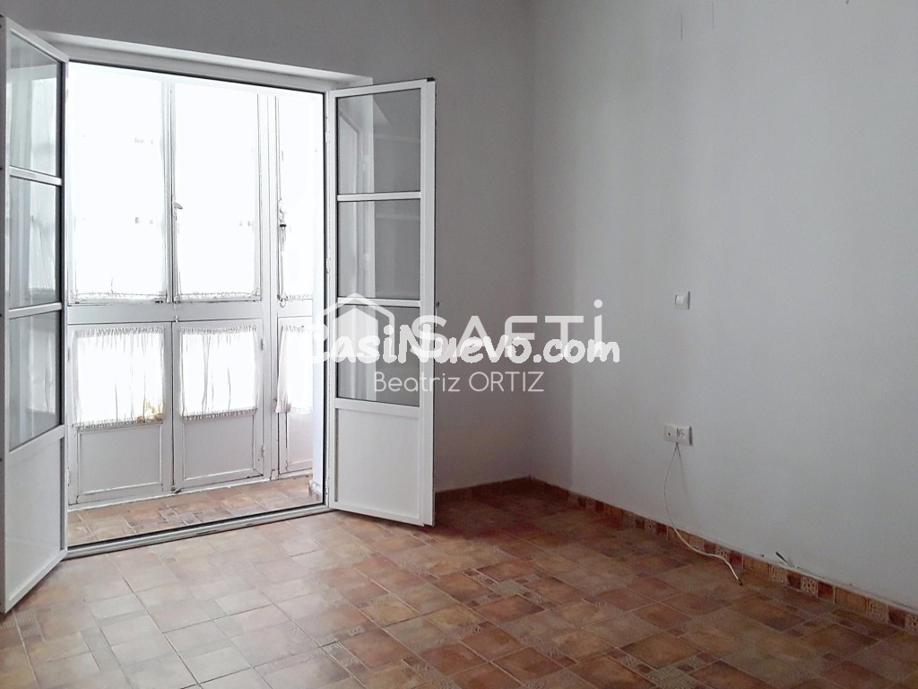 Tu hogar con vistas a la Catedral de Cádiz.