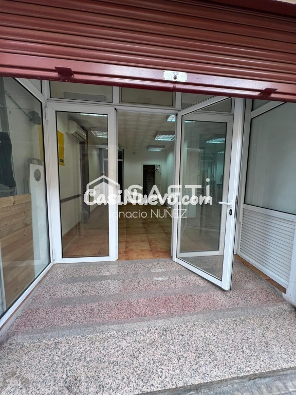 Local con opcin a vivienda junto al mar.