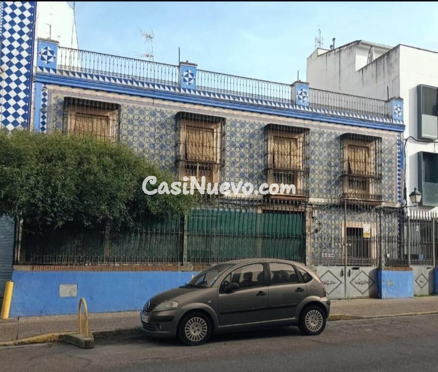 Casa de 1.063 metros junto a puerta palmas. Gran ubicacin.