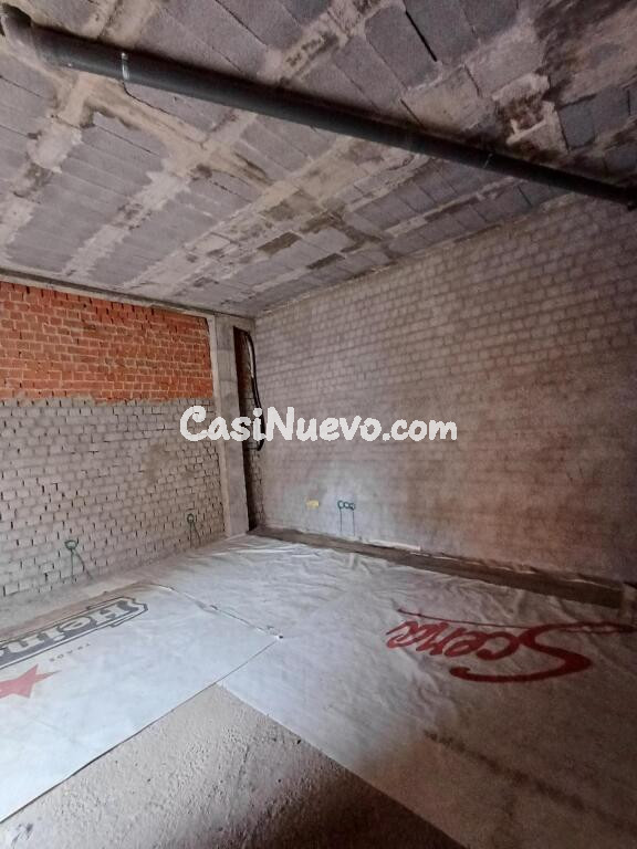 Excelente local comercial. Urbanización Guadiana.