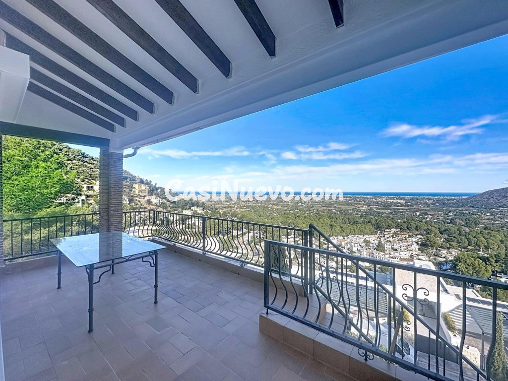 Villa 4 dormitorios en parcela amplia, zona segura La Sella