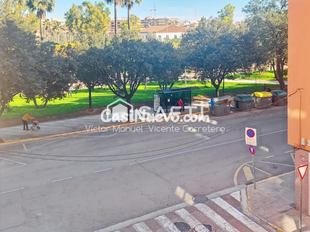 Amplio piso con ascensor junto al Triángulo Umbral