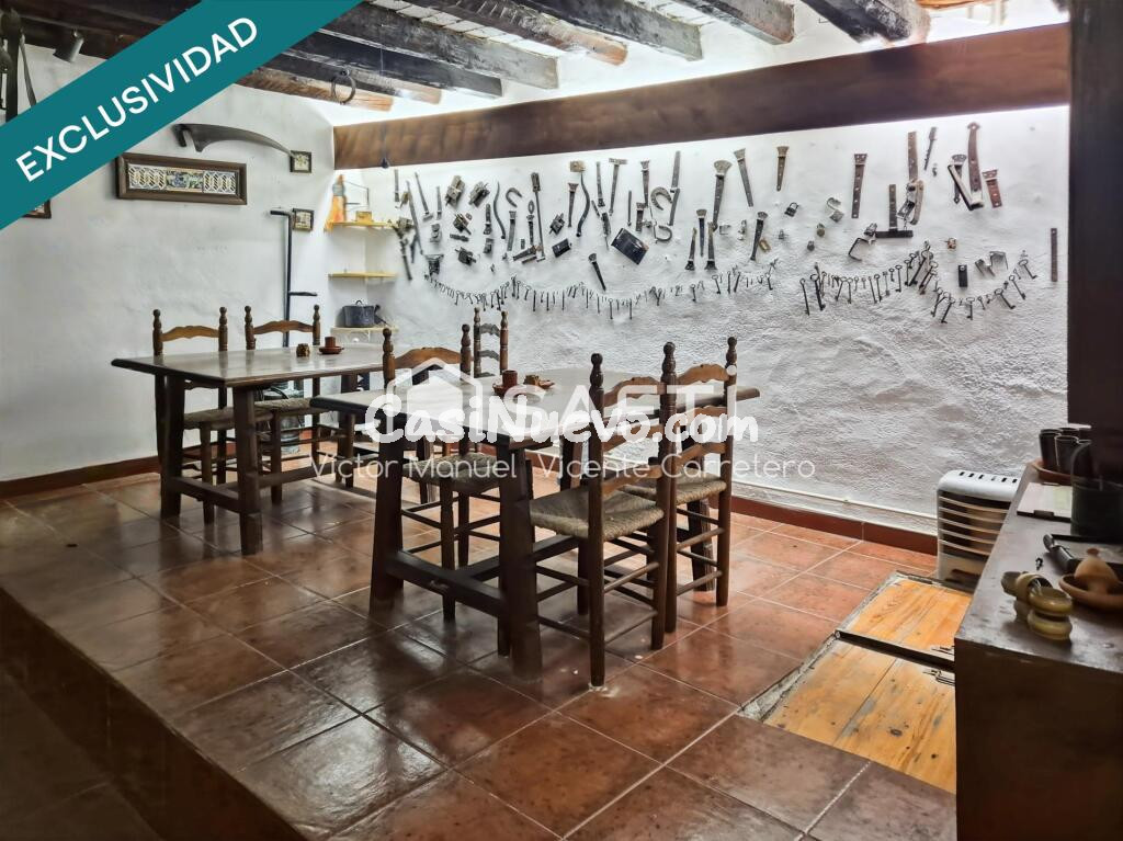 Enorme casa de pueblo con muchsimo encanto