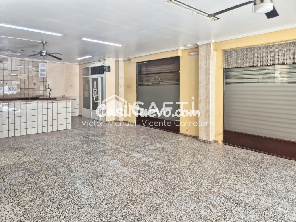 Local habilitado como bar con extracción de humos