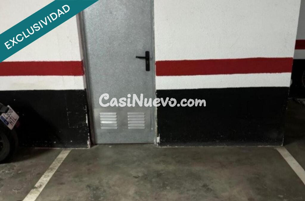 Conjunto de 6 plazas de aparcamiento y 6 trasteros.