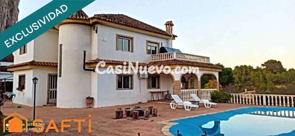 Chalet independiente en Chiva.