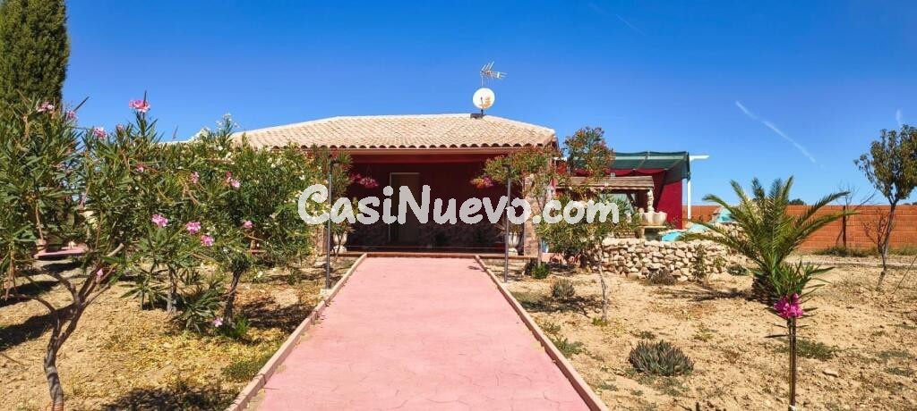 Finca Rústica con 16.184 m2 de terreno y espectaculares vistas a los Montes de Toledo