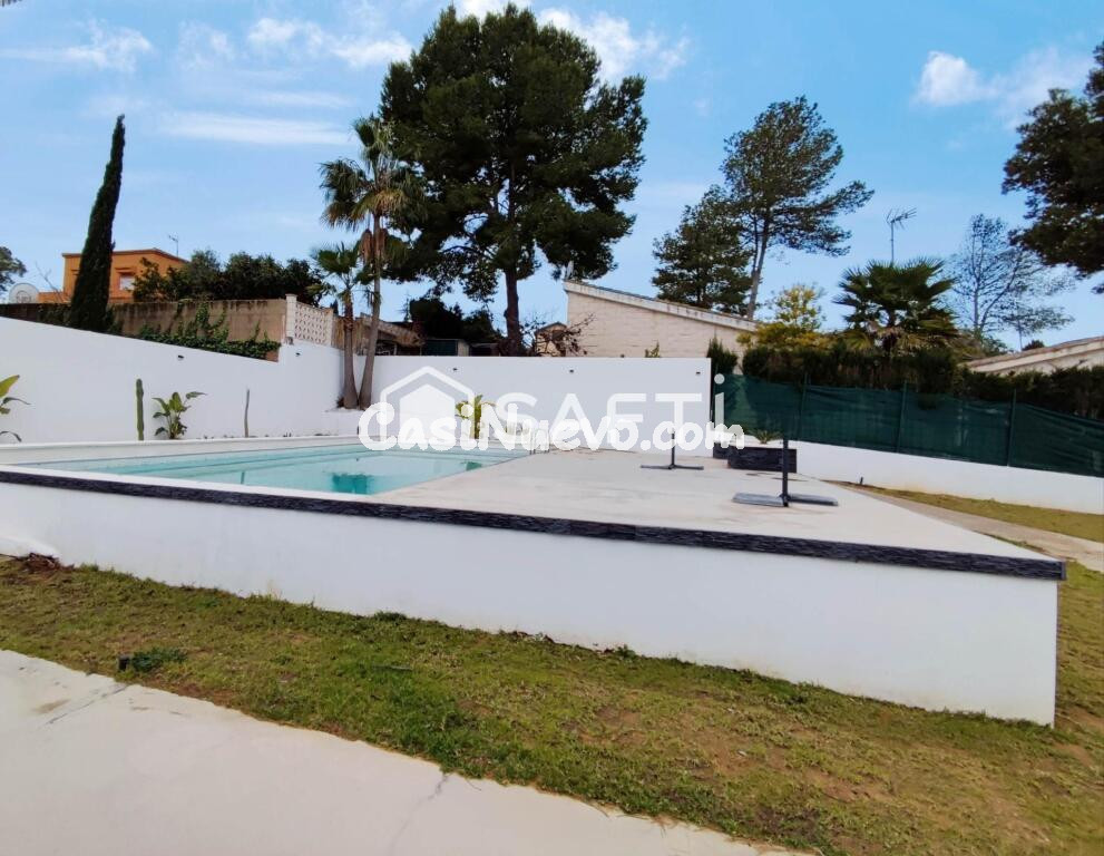 VILLA CON PISCINA CON RENTABILIDAD TURSTICA