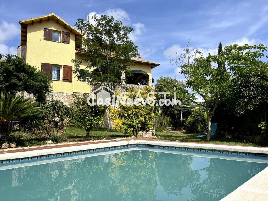 Encantadora Finca Rústica con Vistas Panorámicas.