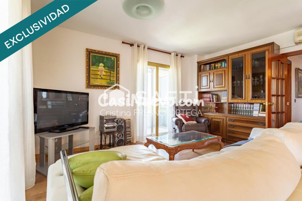 Unin de dos viviendas independientes,unidas para disfrutar como una sola propiedad.