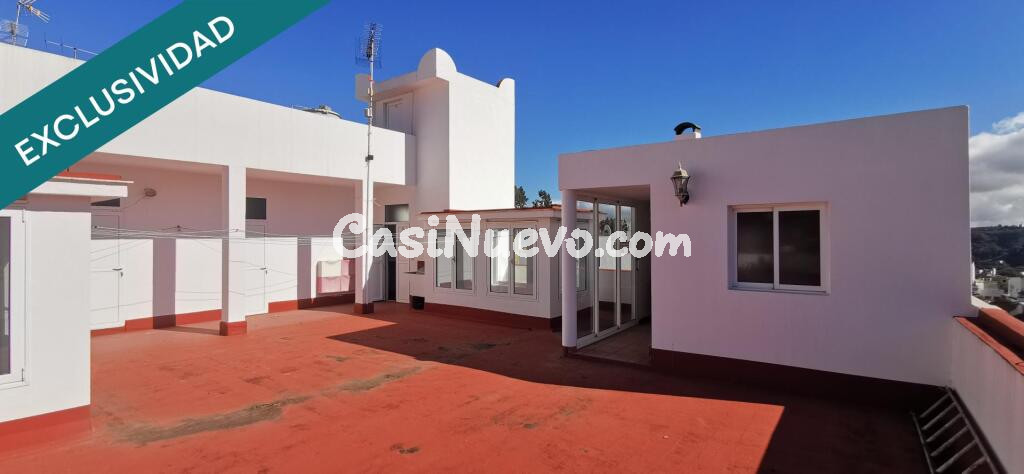 ENCANTADORA  Y AMPLIA CASA EN PLENO CENTRO DE TEROR