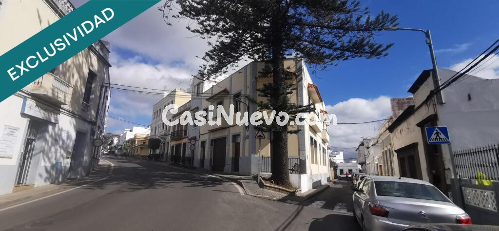 ENCANTADORA  Y AMPLIA CASA EN PLENO CENTRO DE TEROR