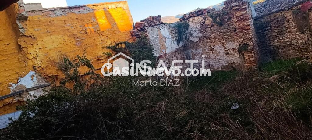 Solar urbano con vistas en el corazn de Ronda.