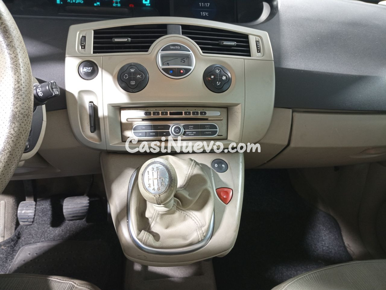 Renault Scénic 1.9 dCi 130 - foto 12