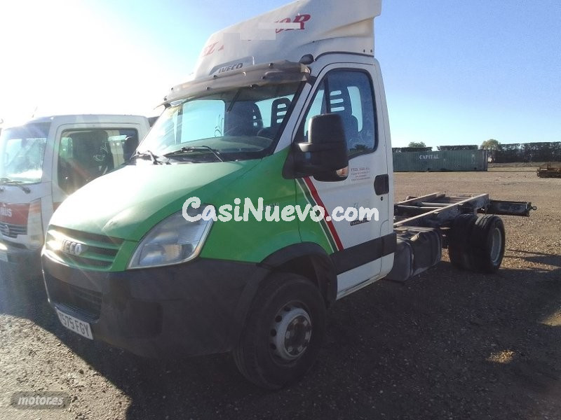 Iveco Daily 65C18 CHASIS CABINA. de 2007 con 330.000 Km por 7.500 EUR. en Murcia