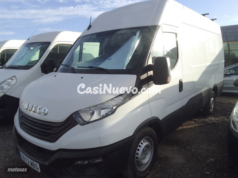 Iveco Daily 35-160 FURGON. de 2022 con 265.000 Km por 18.000 EUR. en Murcia