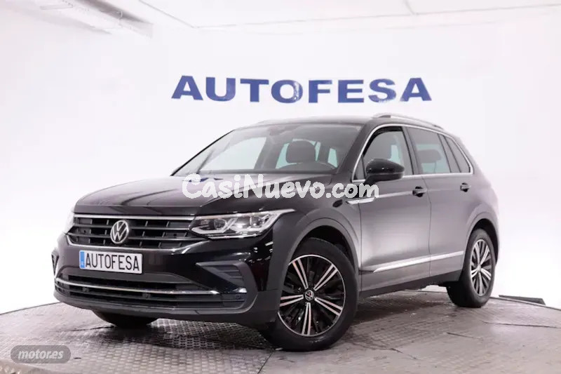 Volkswagen Tiguan 1.5 TSI LIFE 150CV 5P # IVA DEDUCIBLE, NAVY, PARKTRONIC de 2021 con 140.800 Km por...