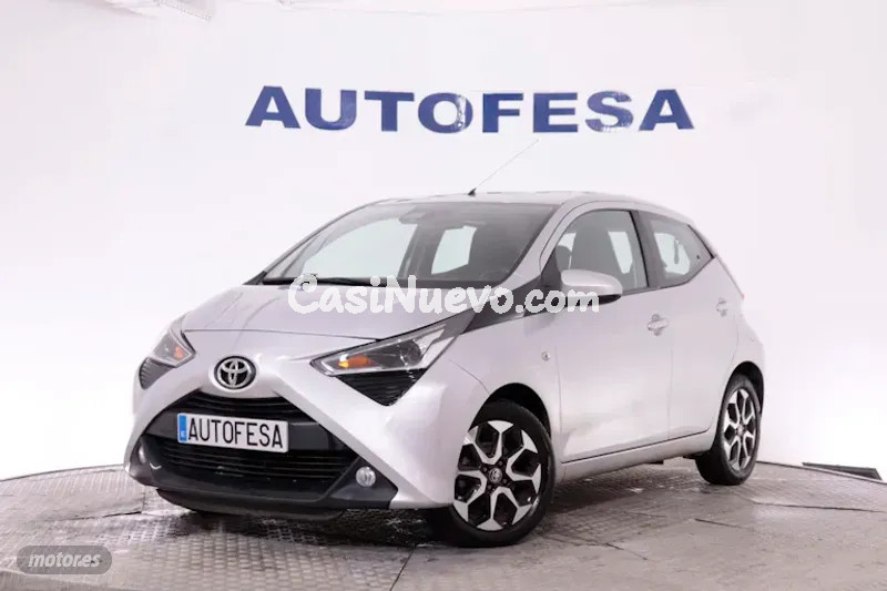 Toyota Aygo 1.0 XPLAY 70CV 5P de 2019 con 60.500 Km por 9.950 EUR. en Madrid
