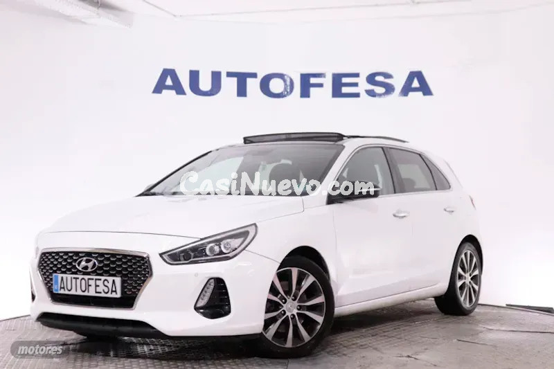 Hyundai i30 1.4 T-GDI AUTO 140CV 5P # TECHO ELEC PANORAMICO, NAVY, PARKTRONIC de 2017 con 109.300 Km...