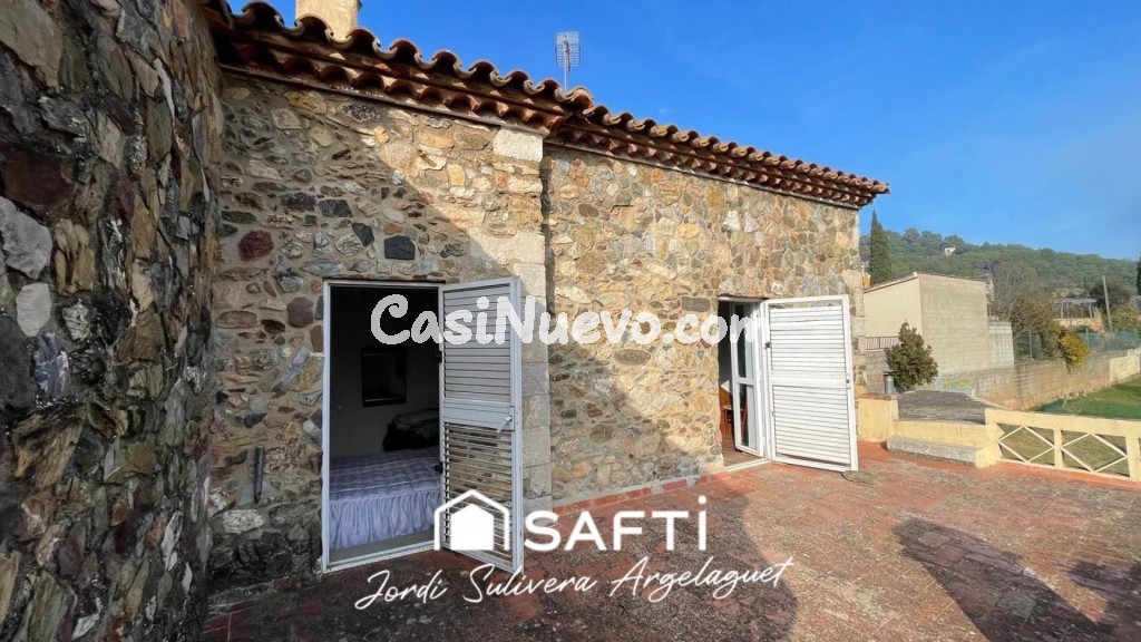 CASA AMPLIA CON JARDÍN PRIVADO EN GIRONA