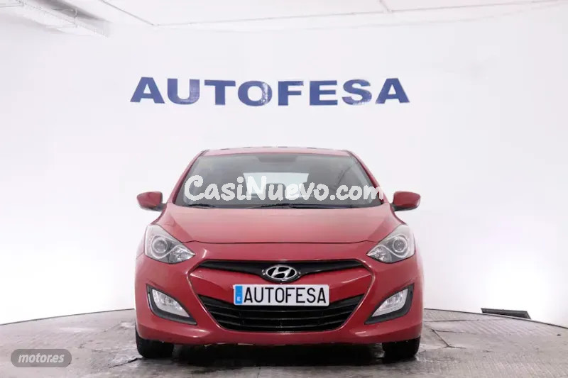 Hyundai i30 1.4 CRDI 90CV 5P de 2012 con 238.000 Km por 5.350 EUR. en Madrid