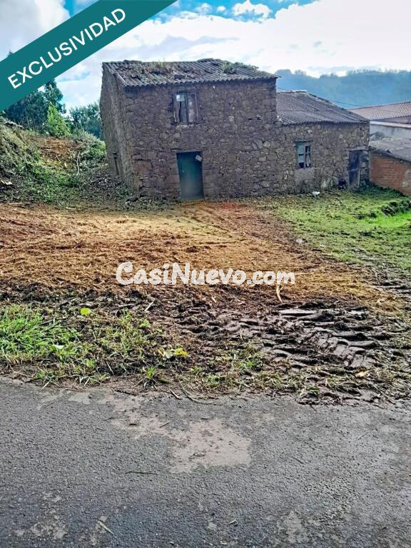 Casa Tradicional de Piedra para Reformar en Ortigueira (Galicia) con Amplia Finca de 2.600 m²