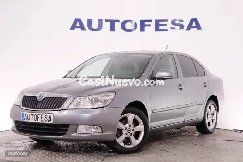 Skoda Octavia 1.6 TDI ELEGANCE 105CV 5P # BLUETOOTH de 2013 con 208.300 Km por 6.450 EUR. en Madrid