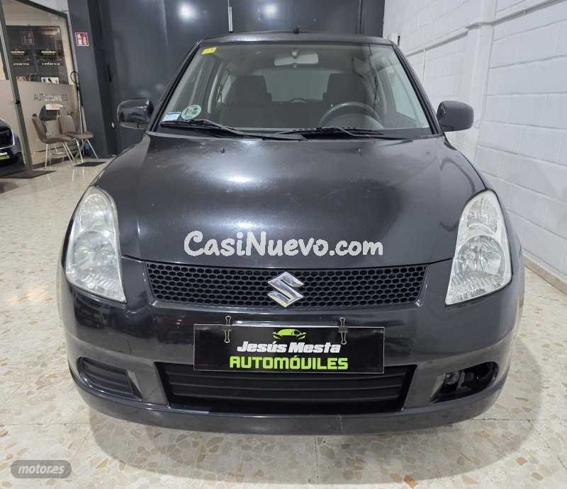 Suzuki Swift 1.3 gl de 2005 con 200.000 Km por 2.200 EUR. en Sevilla