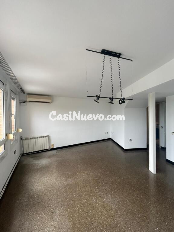 Dúplex en Venta en Santa Perpetua De Mogoda Barcelona