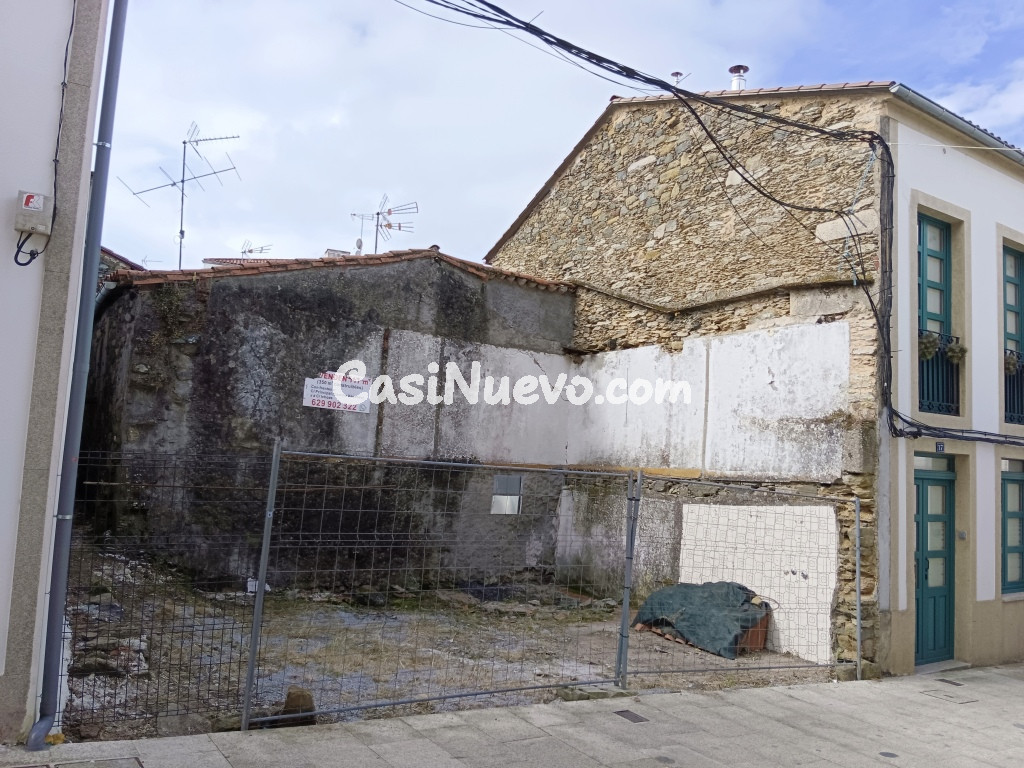Solar residencial en Venta en Melide La Coruña