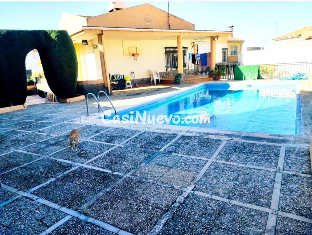 Casa-Chalet en Venta en Zubia, La Granada