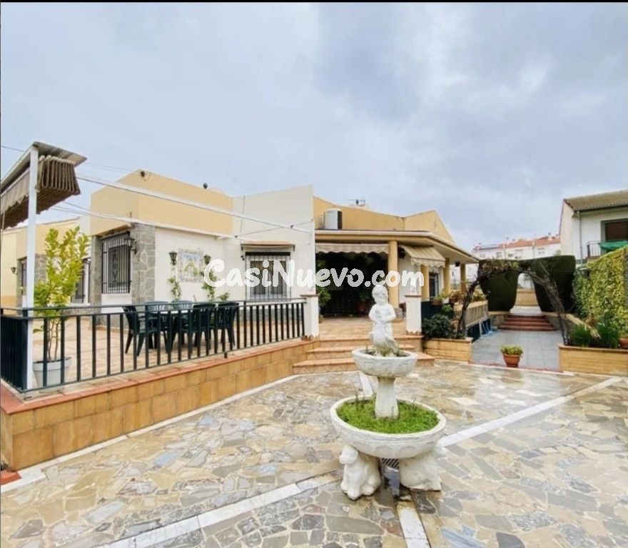 Casa-Chalet en Venta en Zubia, La Granada
