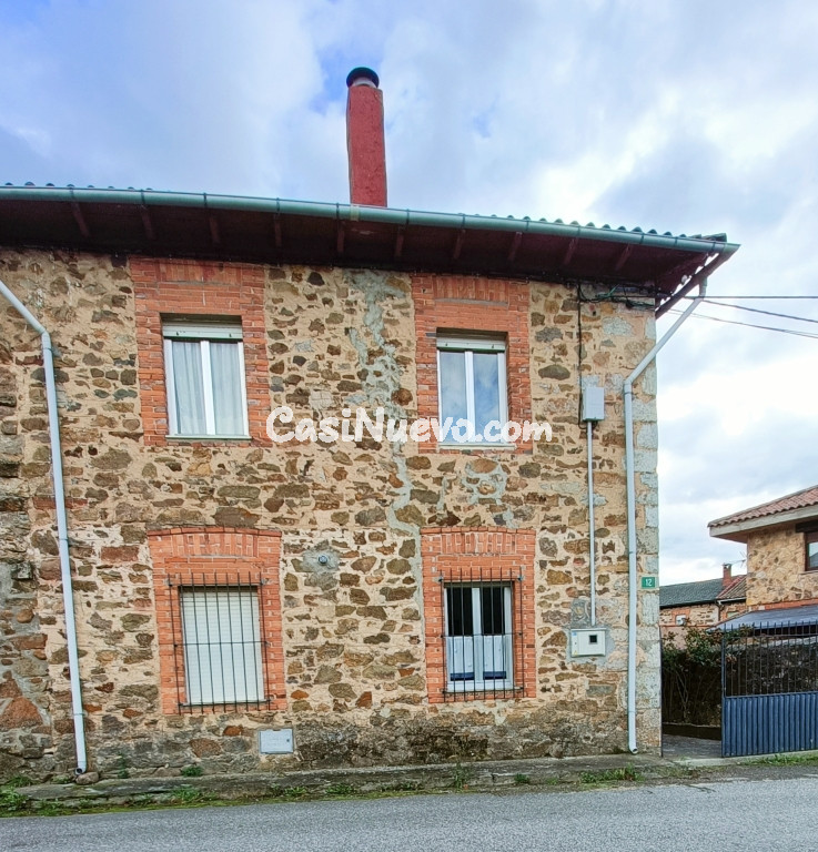 Casa de pueblo en Venta en Carrocera León