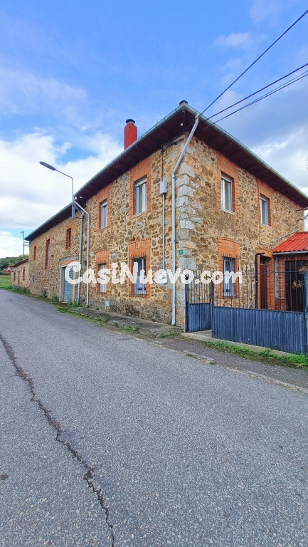 Casa de pueblo en Venta en Carrocera León