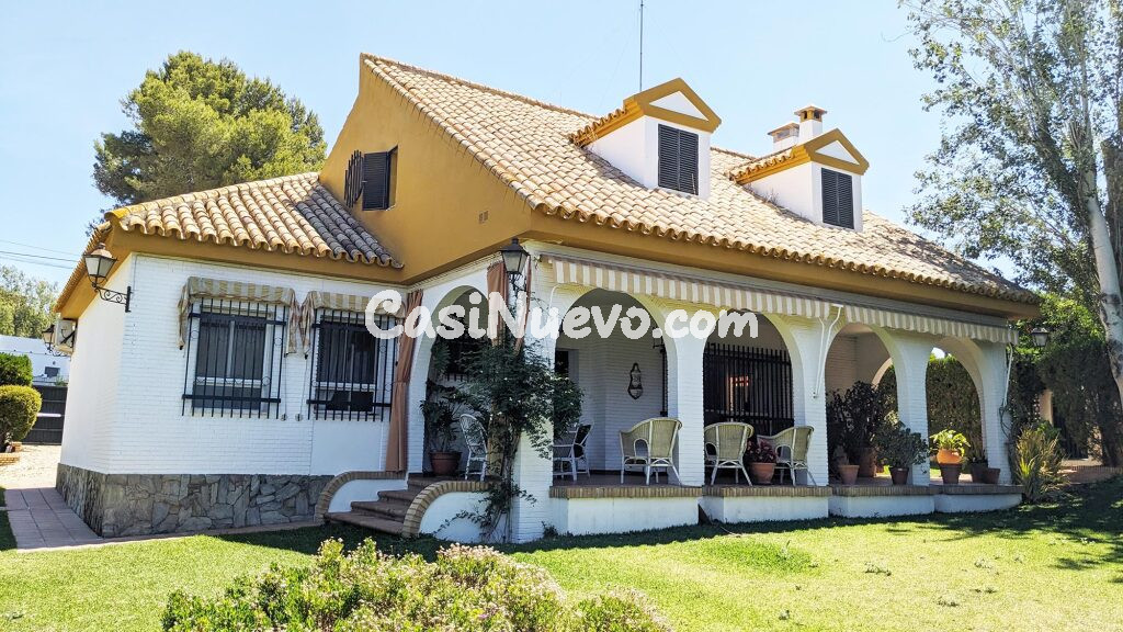 Casa-Chalet en Venta en Alcala De Guadaíra Sevilla