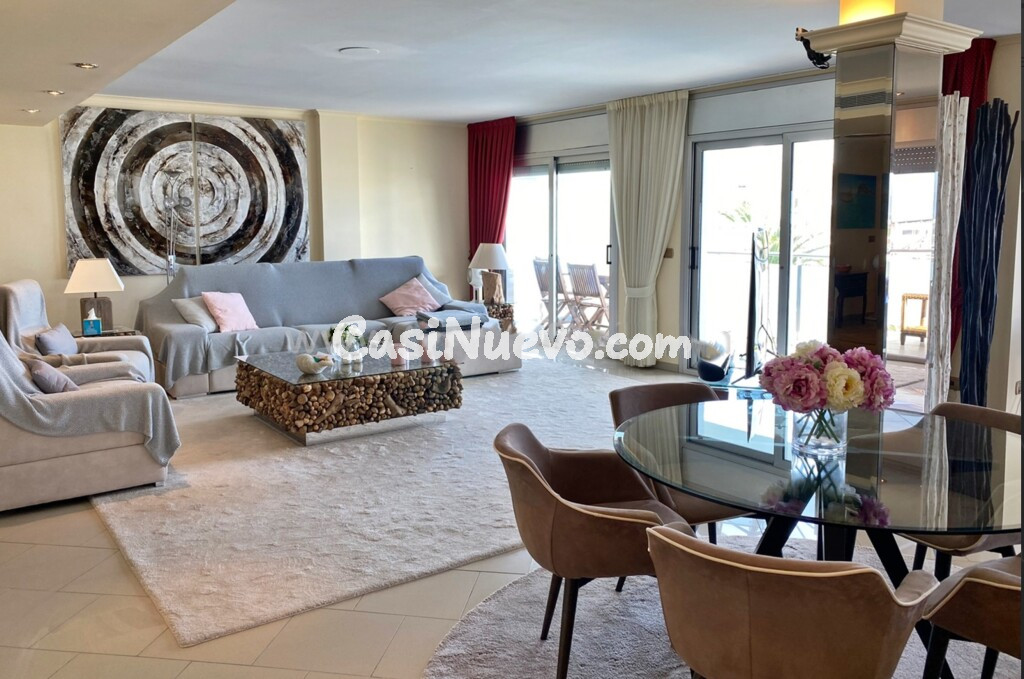 Piso en Venta en Escala, L Girona