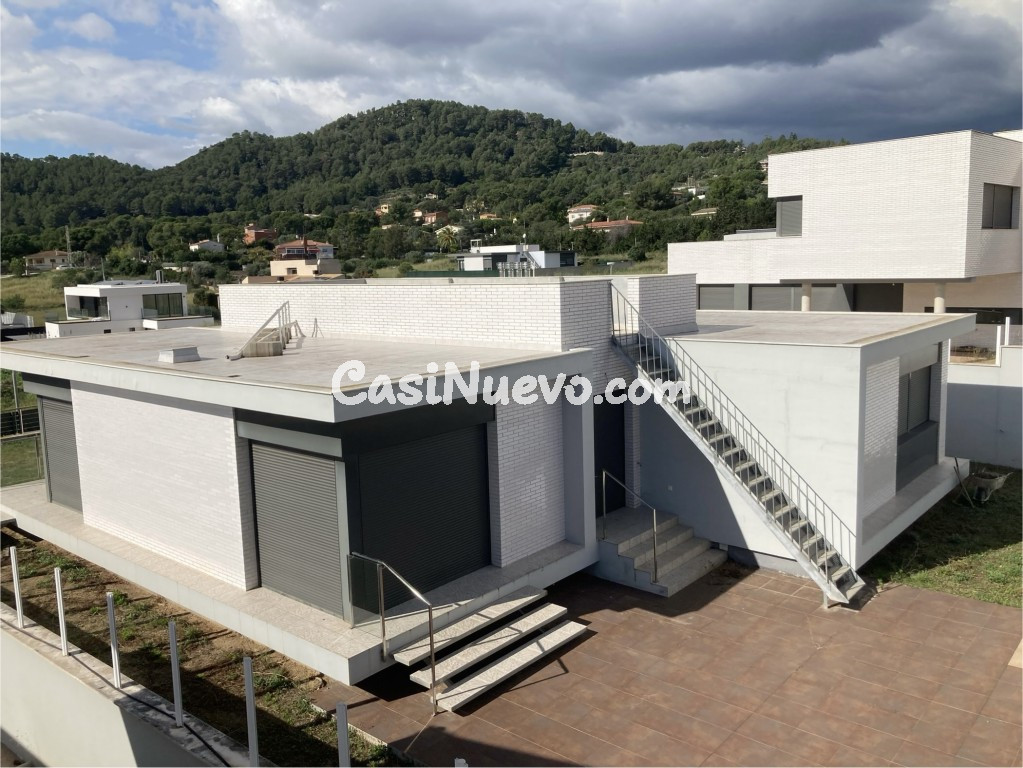 Casa-Chalet de Obra Nueva en Venta en Castellvell Del Camp Tarragona