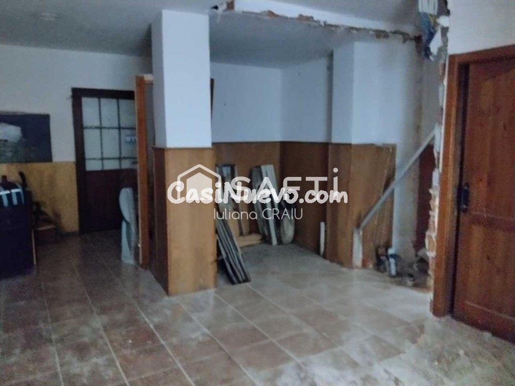 Tu próximo negocio con sabor a éxito. Local con gran potencial en una de las zona más dinámica de Almuñécar."