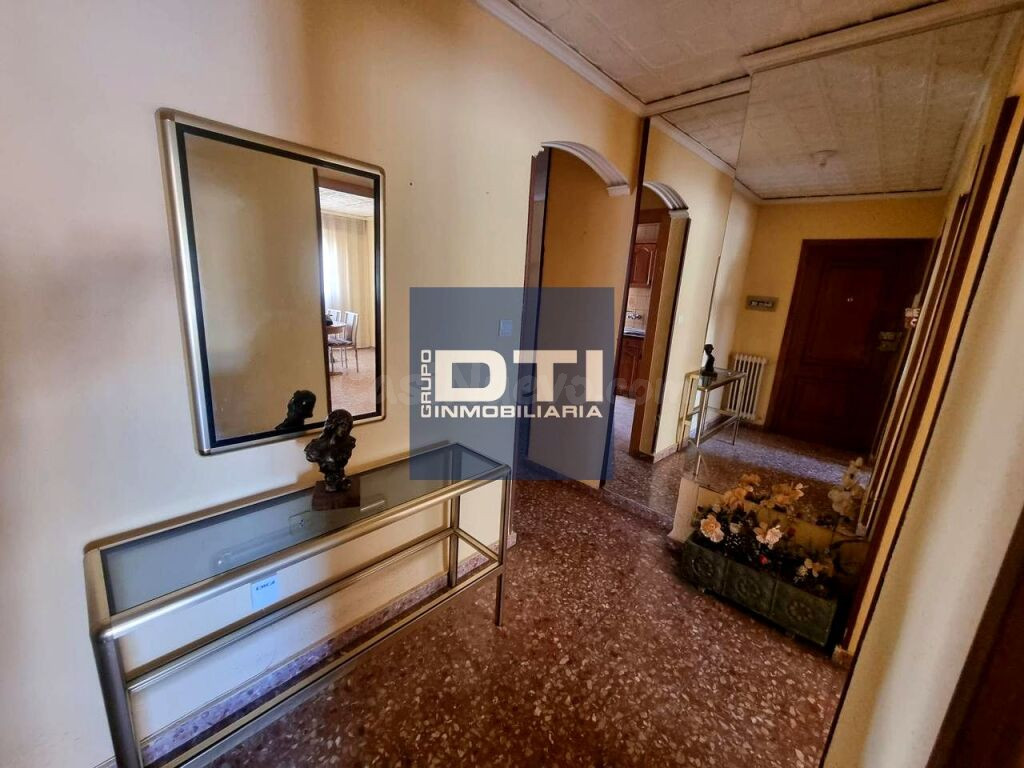 Piso de 4 habitaciones con cochera privada en venta – San Pablo, Albacete - foto 2