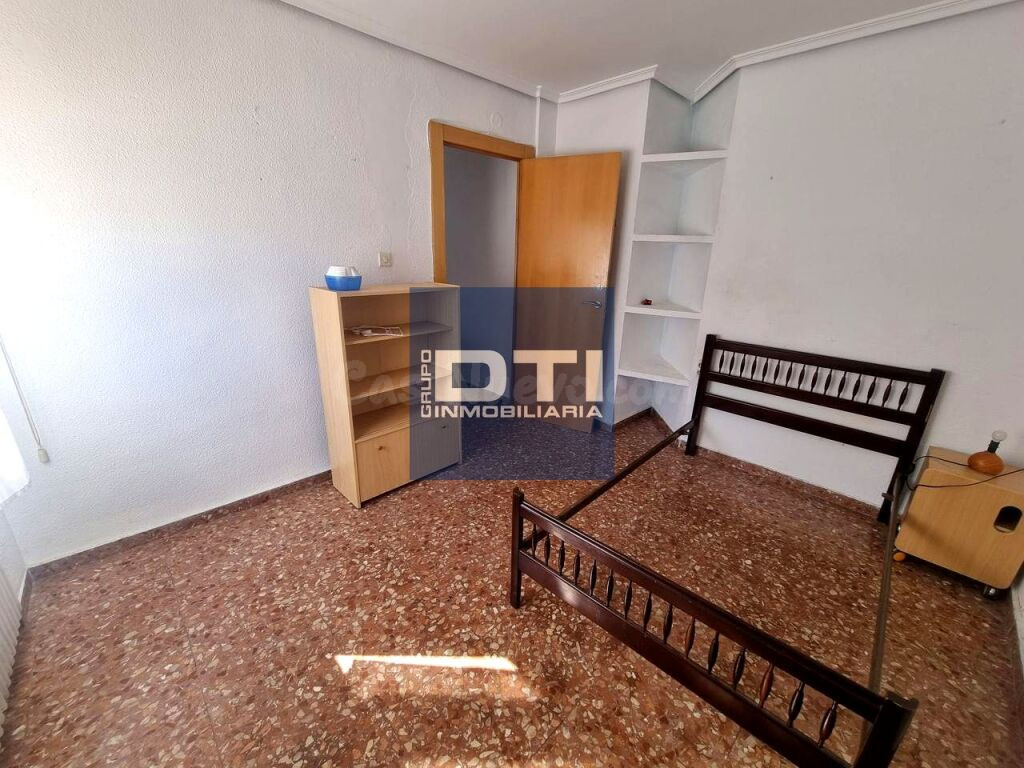 Piso de 4 habitaciones con cochera privada en venta – San Pablo, Albacete - foto 4