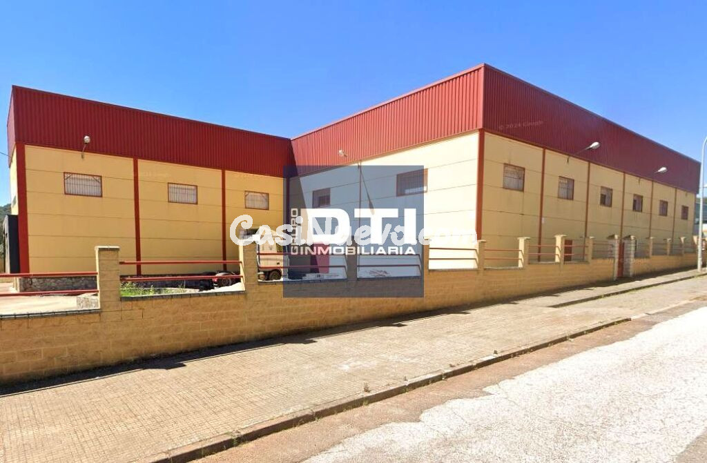 Nave en venta en c. aracena esquina c. arroyomolinos de león, pol. ind. juan cid calonge parc 1,2,3 y 4, 12, Cala, Huelva