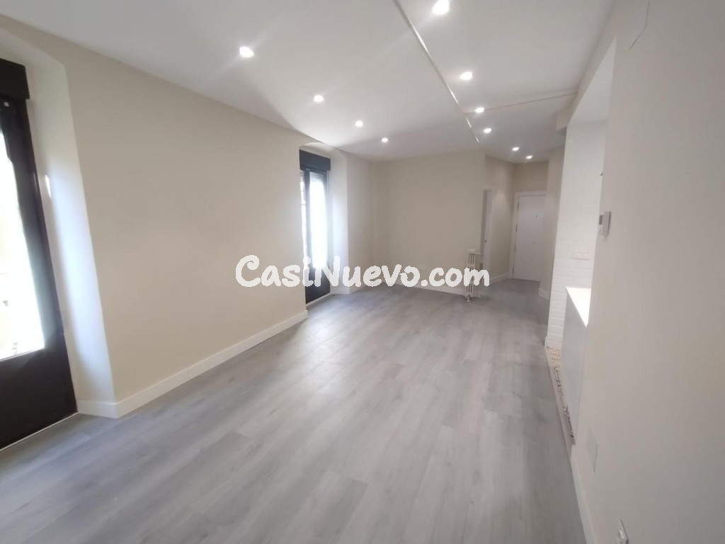 Piso cerca de la catedral de Leon