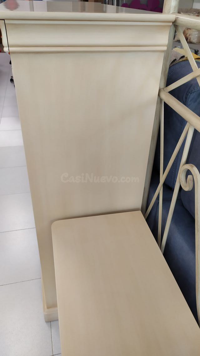 Mesita de noche (exposición) - foto 4